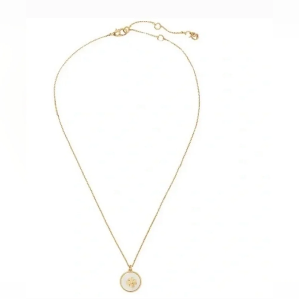 🤍▪️KATE SPADE ▪️ New York Gold Clover Pearl on pearls Necklace